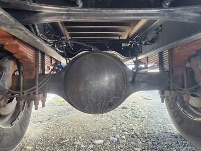 Dana 21060S Rear Axle Housing for a 2018 Ford F-750