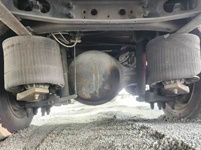 Dana 22060S Rear Axle Housing for a 2002 International 4400