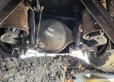 Dana 23090S Rear Axle Housing for a 2003 International 4300