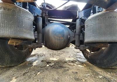 Dana 23090S Rear Axle Housing for a 2005 International 4400