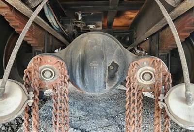 Dana 26105S Rear Axle Housing for a 2001 International 4900