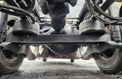 Dana D40-155 Rear Axle Housing for a 2018 Peterbilt 579