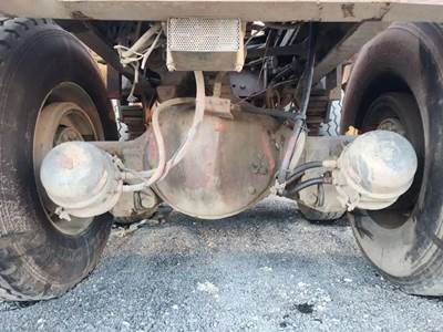 Dana D46-170 Rear Axle Housing for a 2015 Kenworth T880