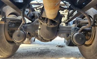 Dana DSP40 Rear Axle Housing for a 2012 Kenworth T660