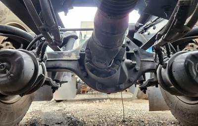 Dana DSP40 Rear Axle Housing for a 2018 Peterbilt 579