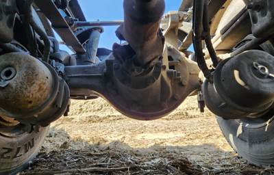 Dana DSP40 Rear Axle Housing for a 2017 Peterbilt 365