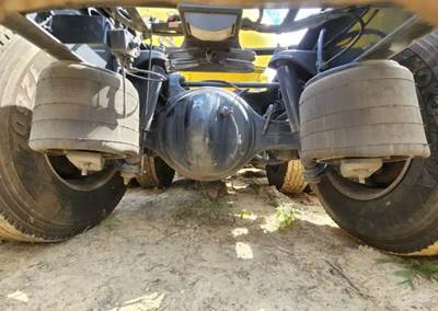 Dana DSP40 Rear Axle Housing for a 2025 Peterbilt 579