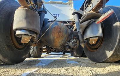 Dana DSP40 Rear Axle Housing for a 2015 Kenworth T680