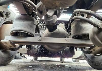 Dana DST40 Rear Axle Housing for a 2013 Volvo VNL