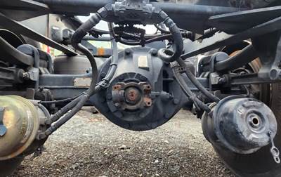 Dana Rear Axle Housing for a 2018 Peterbilt 220