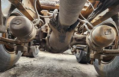 Dana Rear Axle Housing for a 2006 International 9400I