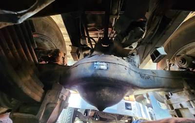 Dana Rear Axle Housing for a 2001 Mack RD688S