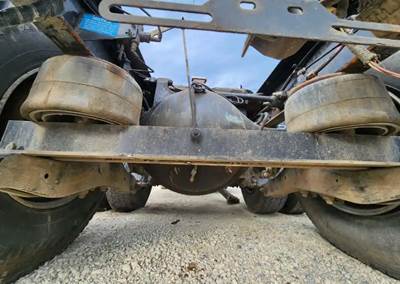 Dana RSP40 Rear Axle Housing for a 2004 Peterbilt 385