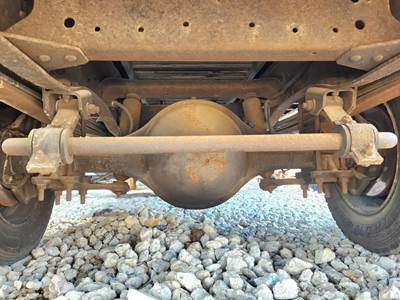 Dana S135S Rear Axle Housing for a 2002 Isuzu FSR