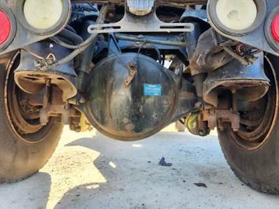 Dana S21-170 Rear Axle Housing for a 2010 Peterbilt 337