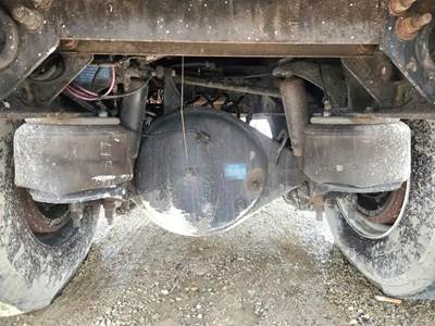 Dana S21-170 Rear Axle Housing for a 2007 Peterbilt 330