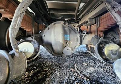 Dana S30-190 Rear Axle Housing for a 2021 Kenworth T370