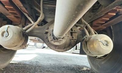 Dana 17060S Rear Axle Housing for a 2004 International 4300