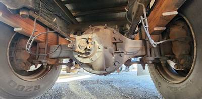 Dana 19060S Rear Axle Housing for a 2006 GMC C6500
