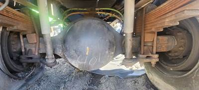 Dana 21060S Rear Axle Housing for a 2003 GMC C7500