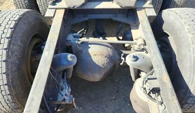 Dana DSP40 Rear Axle Housing for a 2015 Kenworth T680