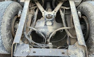 Dana DSP40 Rear Axle Housing for a 2006 Kenworth T800