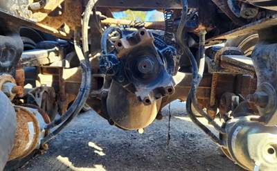Dana DSP40 Rear Axle Housing for a 2007 Peterbilt 379