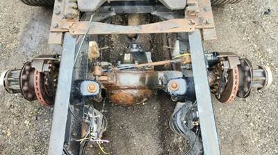 Dana DSP41 Rear Axle Housing for a 2016 Kenworth T680