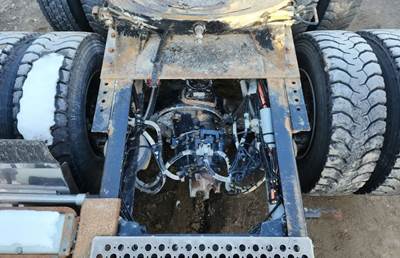 Dana DSP41 Rear Axle Housing for a 2014 Kenworth T800