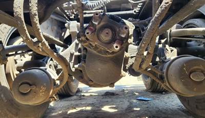 Dana DSP41 Rear Axle Housing for a 2005 Peterbilt 379