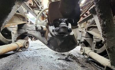Dana Rear Axle Housing for a 2016 Peterbilt 365