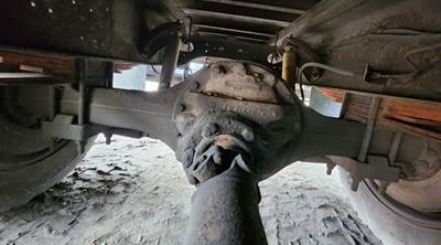 Dana RA29 Rear Axle Housing for a 1992 International 4600