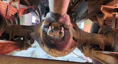 Dana RA474 Rear Axle Housing for a 1993 International F-5070