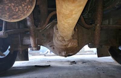 Dana S150 Rear Axle Housing for a 2002 Ford F-550