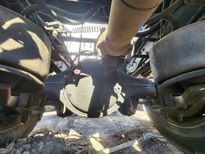 Detroit DA-RT-40.0-4 Rear Axle Housing for a 2018 Freightliner Cascadia 126