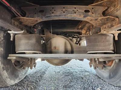 Detroit R21-4N Rear Axle Housing for a 2016 Freightliner M2 106