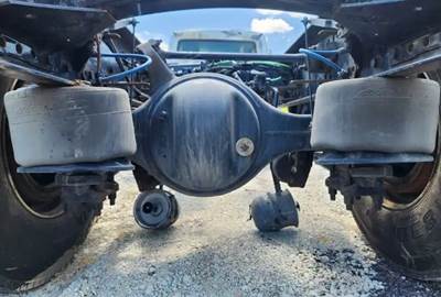 Detroit RS20-4 Rear Axle Housing for a 2021 Freightliner M2 106