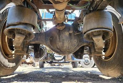 Detroit RT40-4 Rear Axle Housing for a 2019 Freightliner Cascadia 125