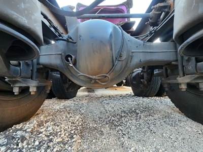 Detroit RT40-4N Rear Axle Housing for a 2017 Freightliner Cascadia 125