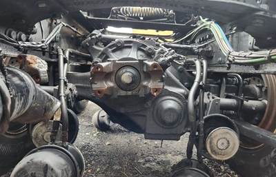 Detroit RT40-NFD Rear Axle Housing for a 2023 Freightliner Cascadia 126