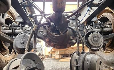 Detroit RT40-NFD Rear Axle Housing for a 2023 Freightliner Cascadia 126
