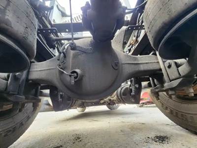 Detroit RT40-NFD Rear Axle Housing for a 2020 Freightliner Cascadia 126