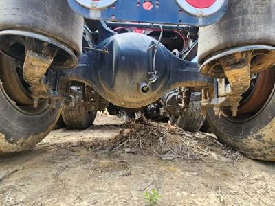 Detroit RT40-NFD Rear Axle Housing for a 2021 Freightliner Cascadia 126