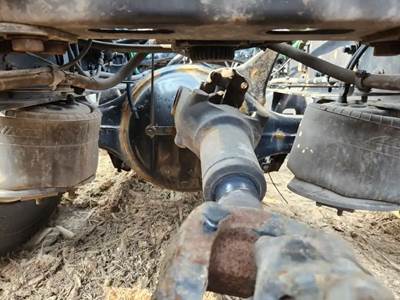 Detroit RT40-NFD Rear Axle Housing for a 2020 Freightliner Cascadia 126