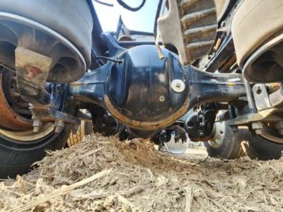 Detroit RT40-NFD Rear Axle Housing for a 2020 Freightliner Cascadia 126