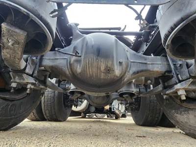 Detroit RT40-NFD Rear Axle Housing for a 2021 Freightliner Cascadia 126