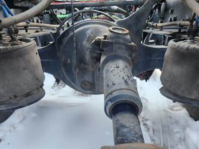 Detroit RT40-NFD Rear Axle Housing for a 2024 Freightliner Cascadia 116 Day Cab