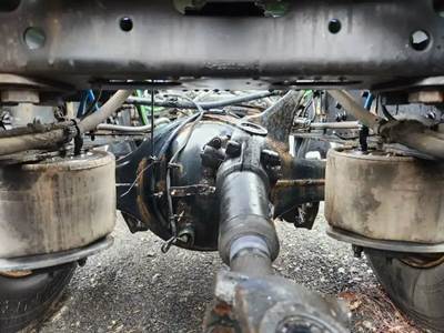 Detroit RT40-NFD Rear Axle Housing for a 2021 Freightliner Cascadia 126