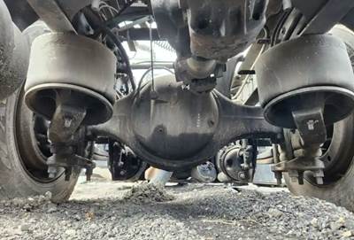 Detroit RT40-NFD Rear Axle Housing for a 2020 Freightliner Cascadia 125