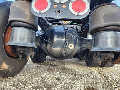 Detroit RT40-NFD Rear Axle Housing for a 2020 Freightliner Cascadia 126